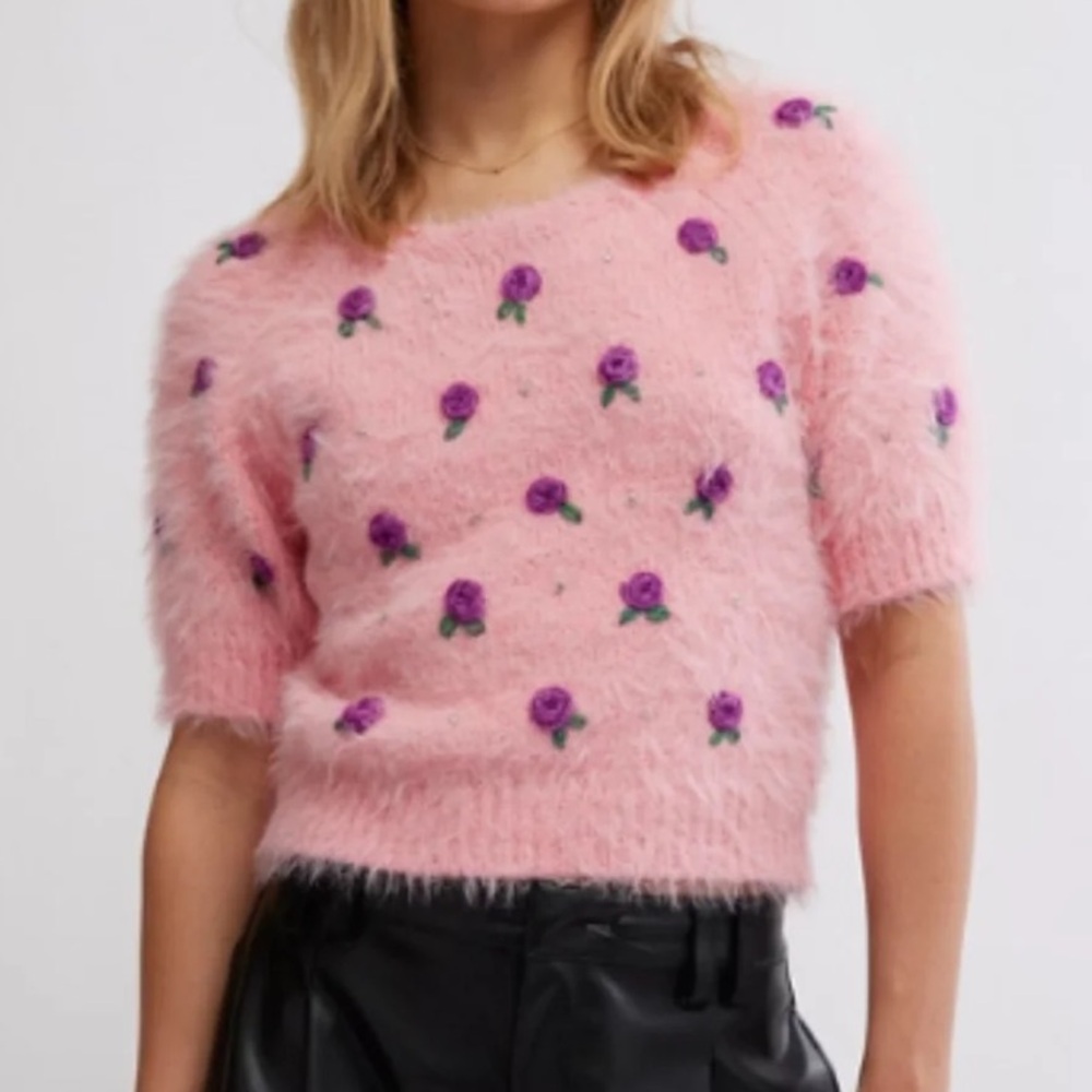 Free People NWT Winter Bloom Crewneck Raglan Sleeve Rosette detail Pullover lge - Picture 3 of 12